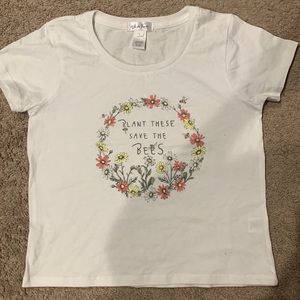 Girls White Fawn “save the bees” shirt - size Large